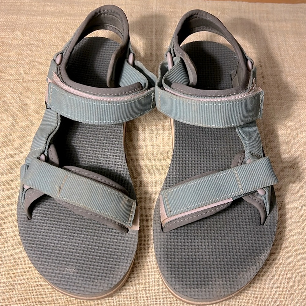 Teva Universal Trail Supportive Sandal size 7